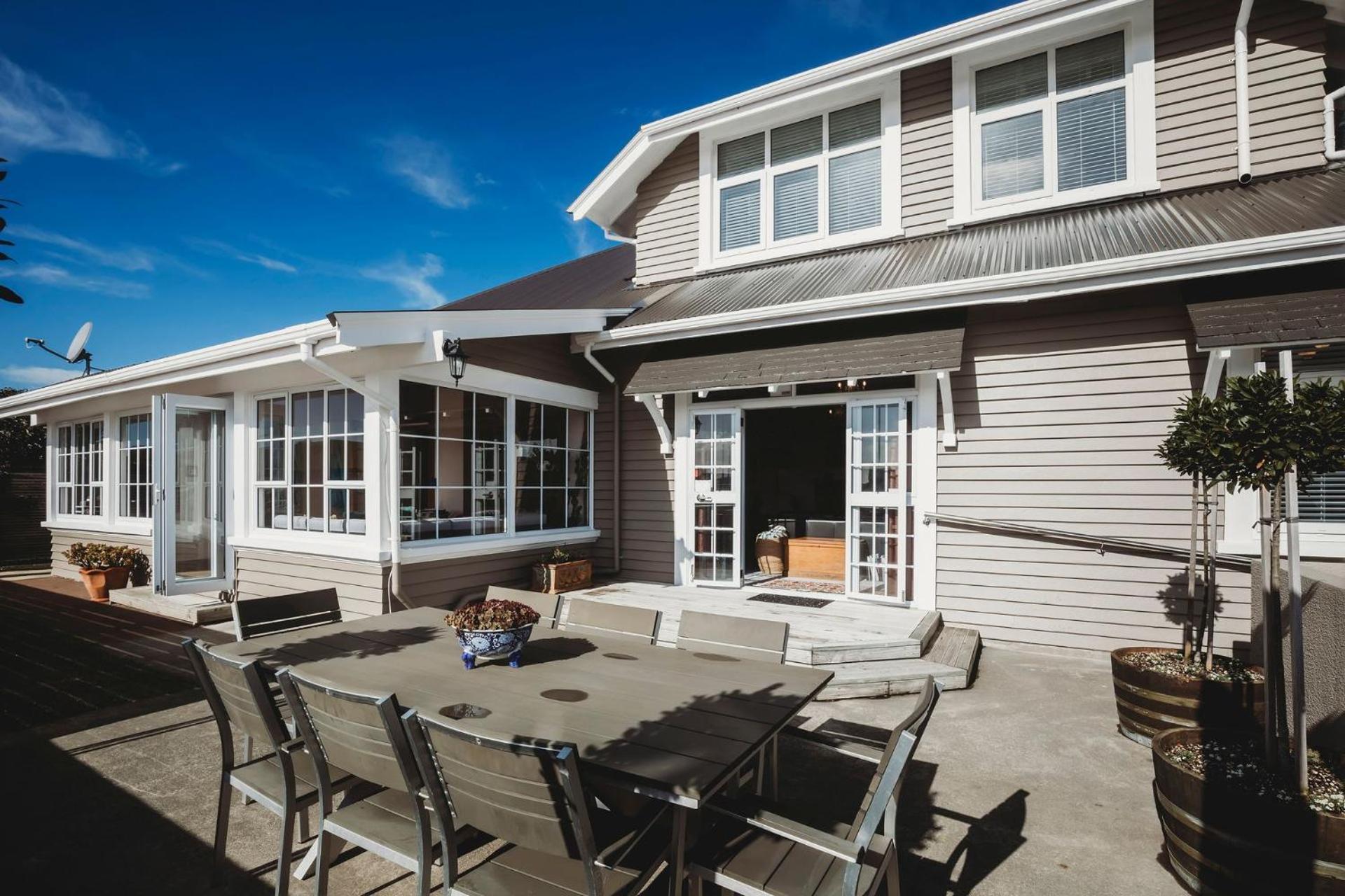 Timata Ora Sleeps 14 New Plymouth Exterior foto
